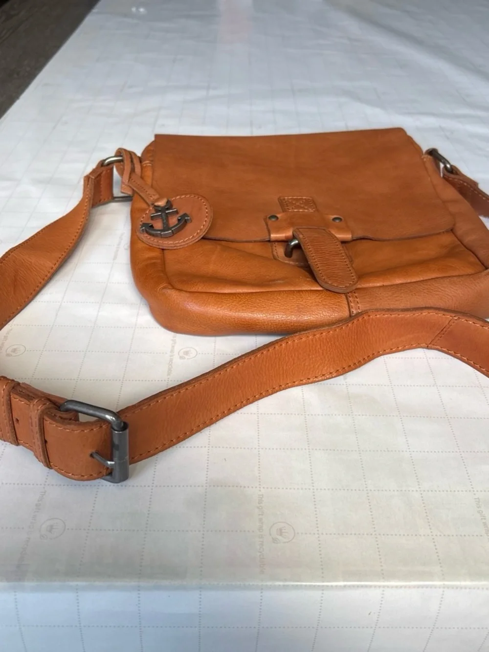 Classic Tan Leather Messenger Bag with Adjustable Strap